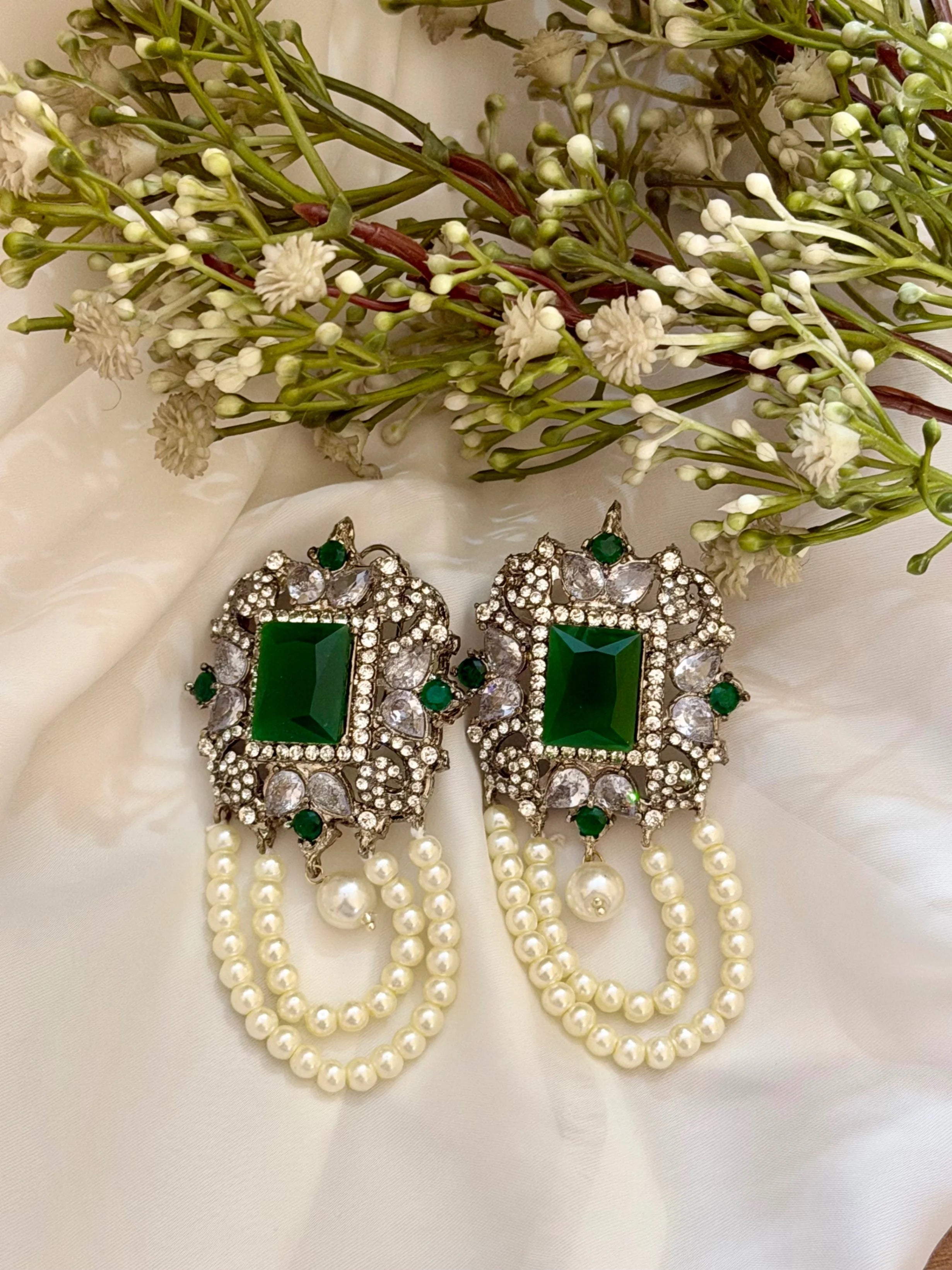 Noor Choker Set (Pearls & Emerald) GS35