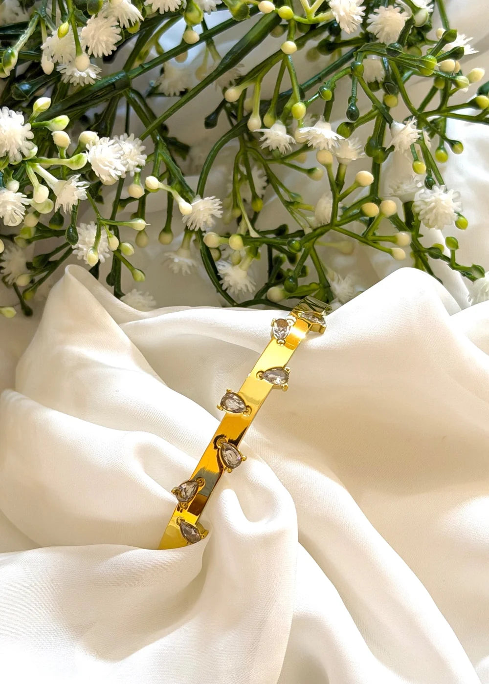 Brand Logo Zeina Bracelet GB63