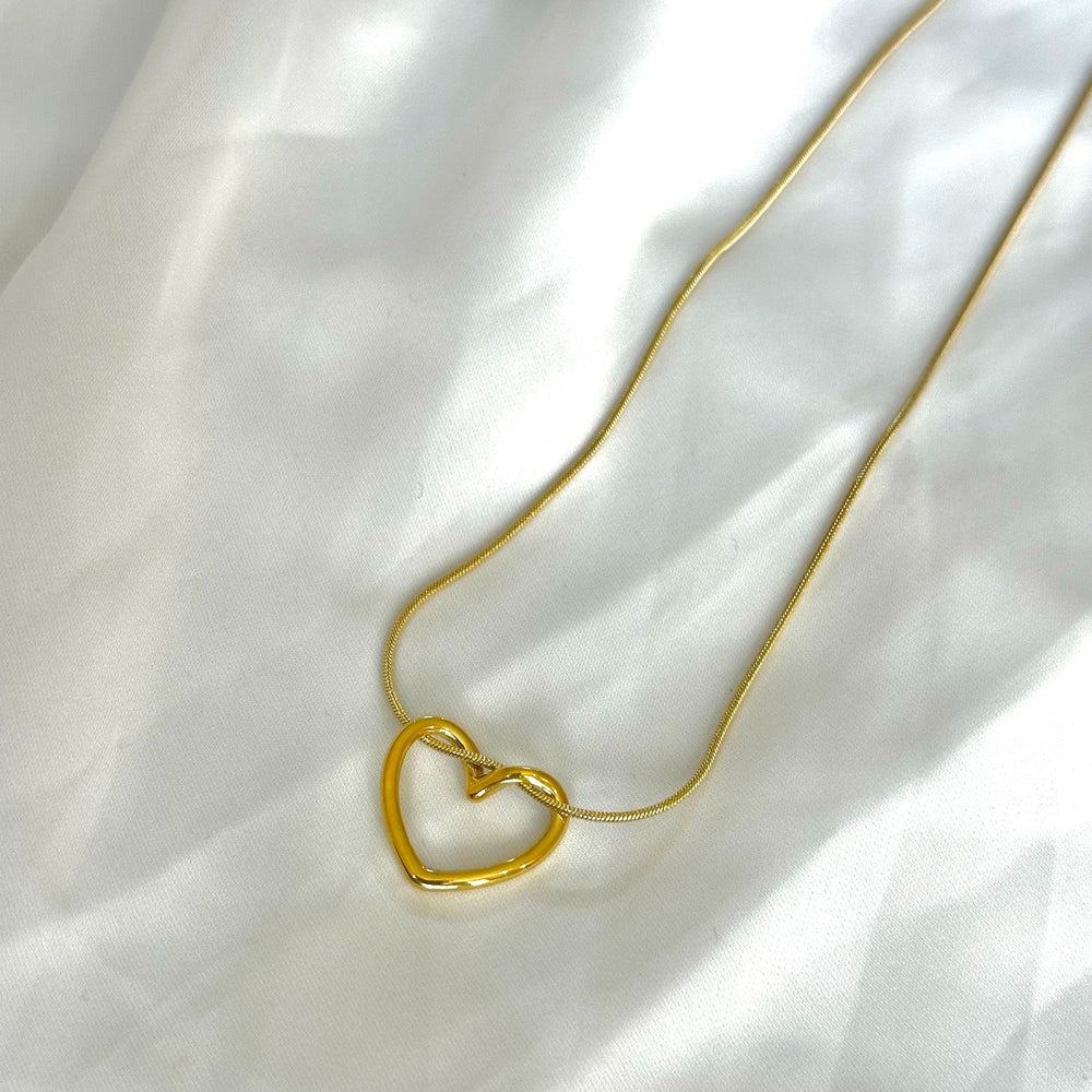 Hollow Heart Necklace GN27
