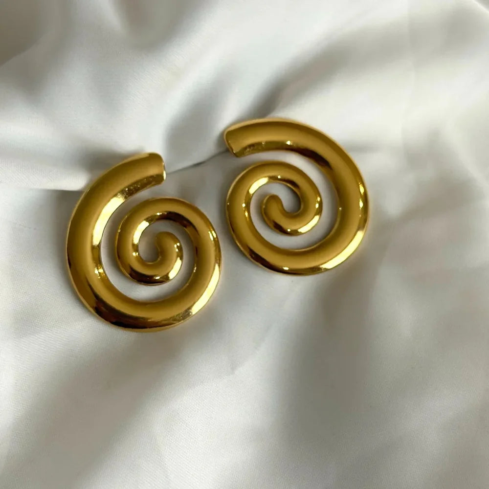Gilded | Shell Studs GT49