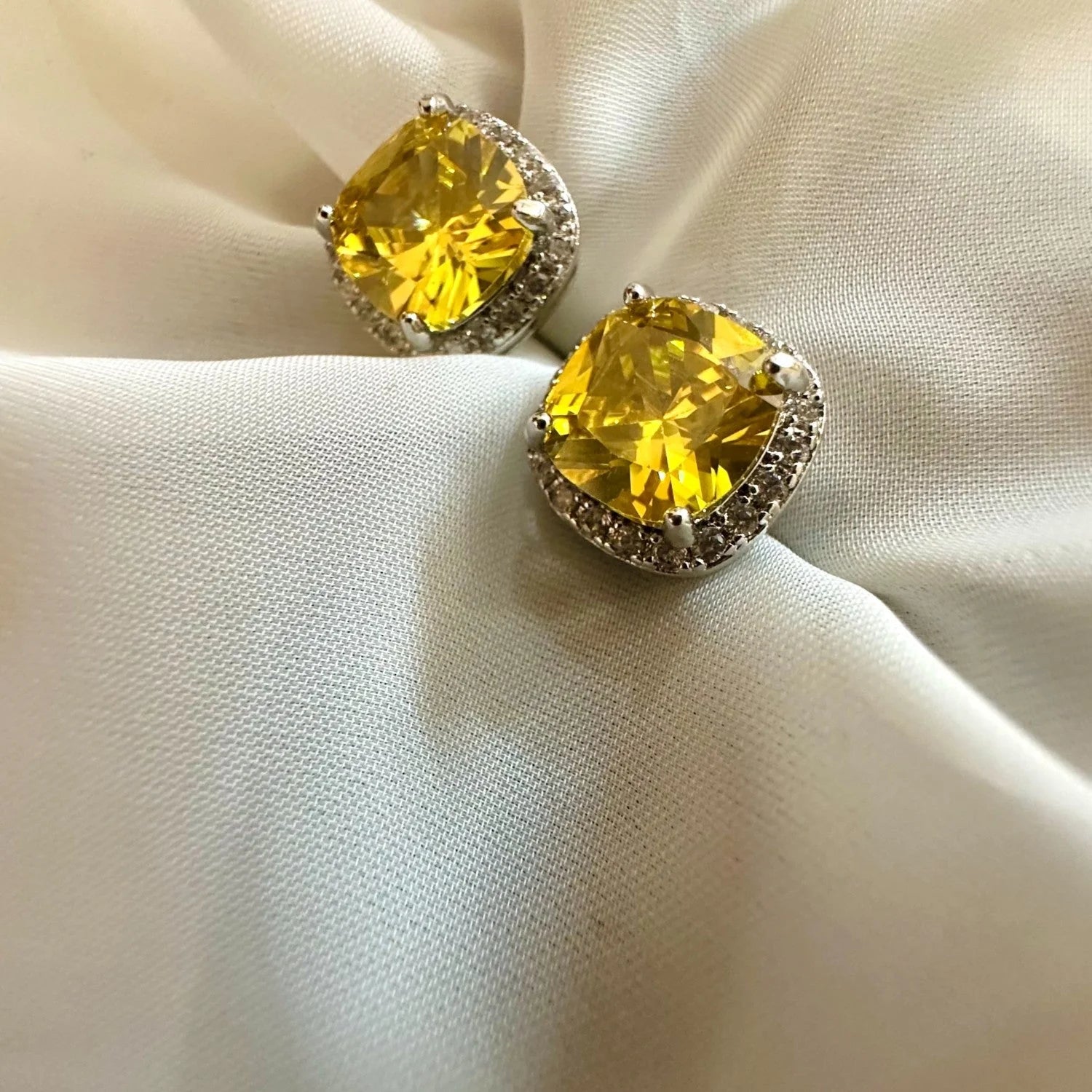 Yellow Square Cushion Studs GT42