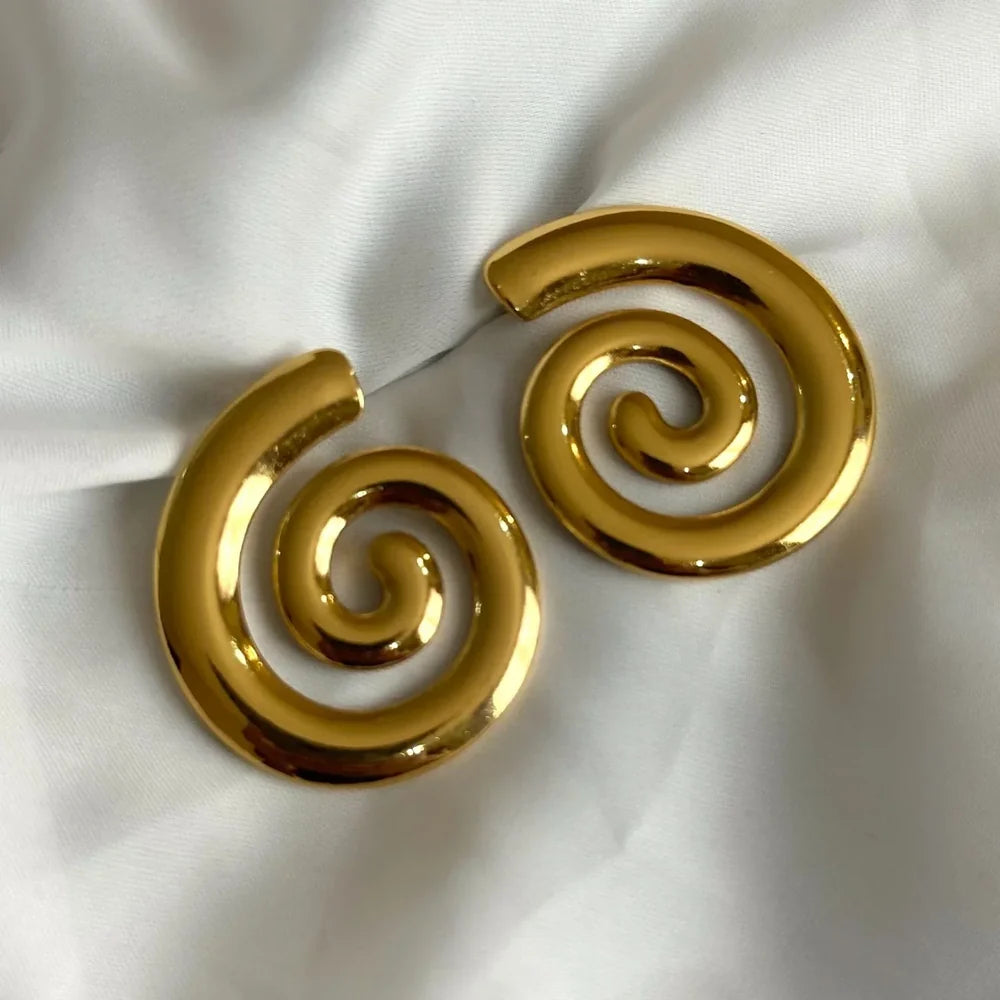 Gilded | Shell Studs GT49