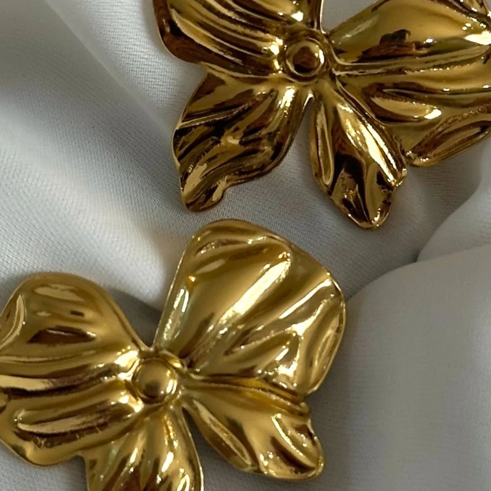 Chunky Bow Studs GT48