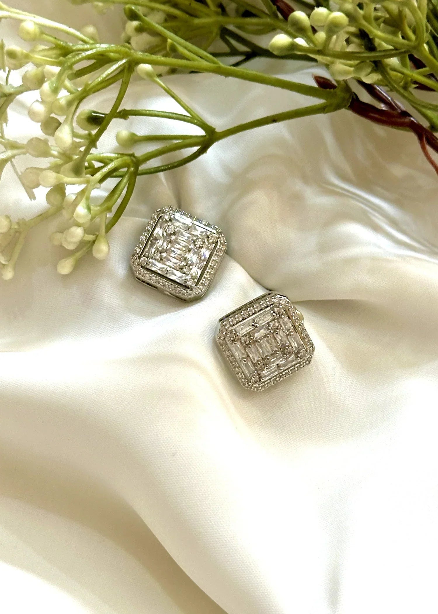 Silver Dust Studs GT73