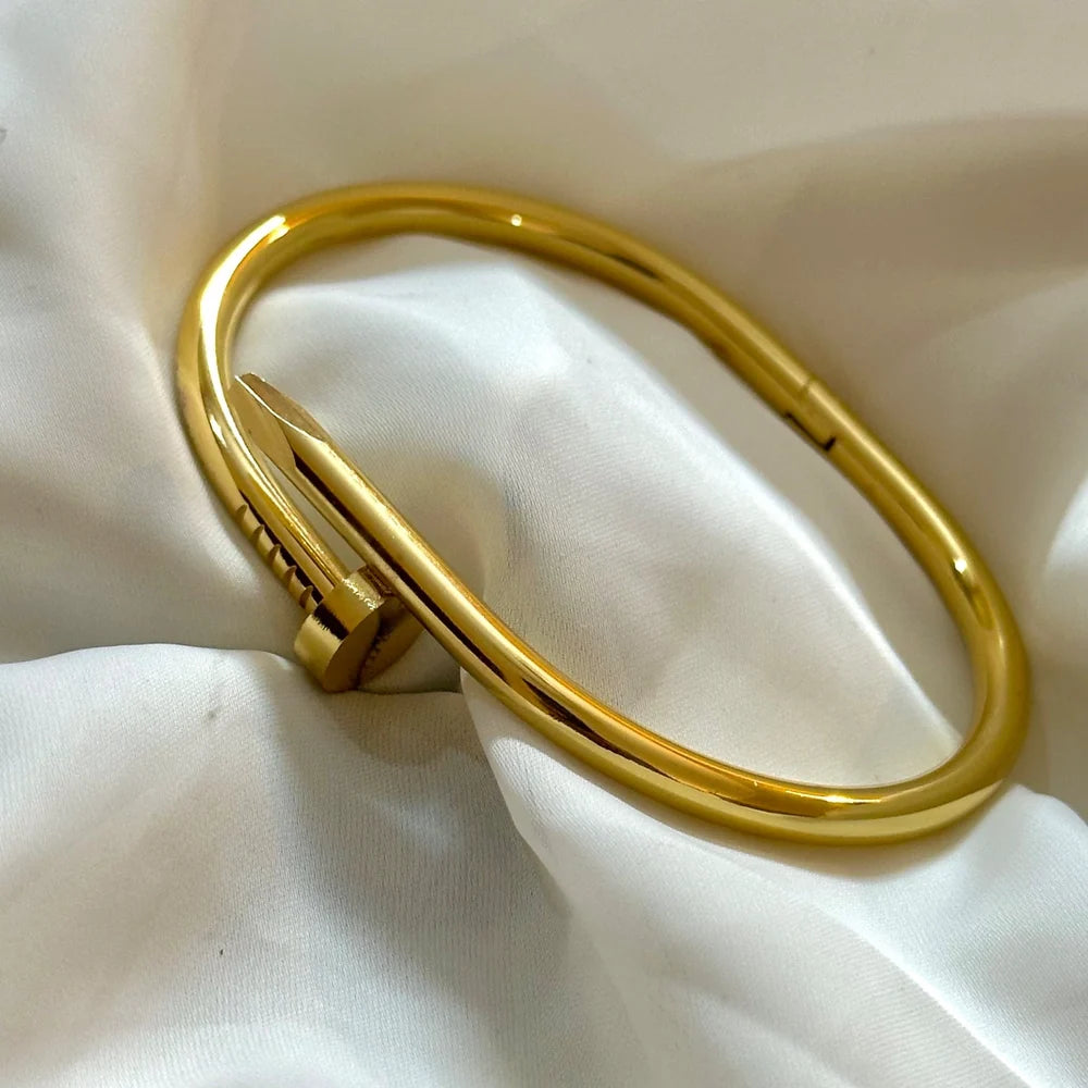 Nail Bangle GB37