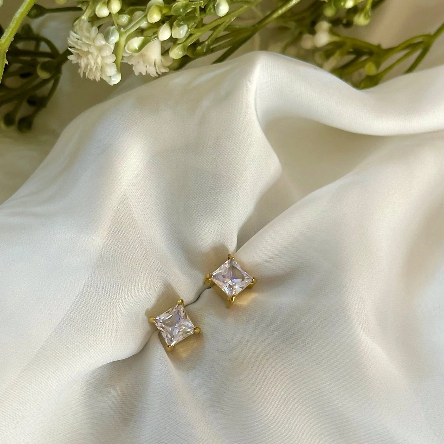 Silver Solitaire Studs GT57
