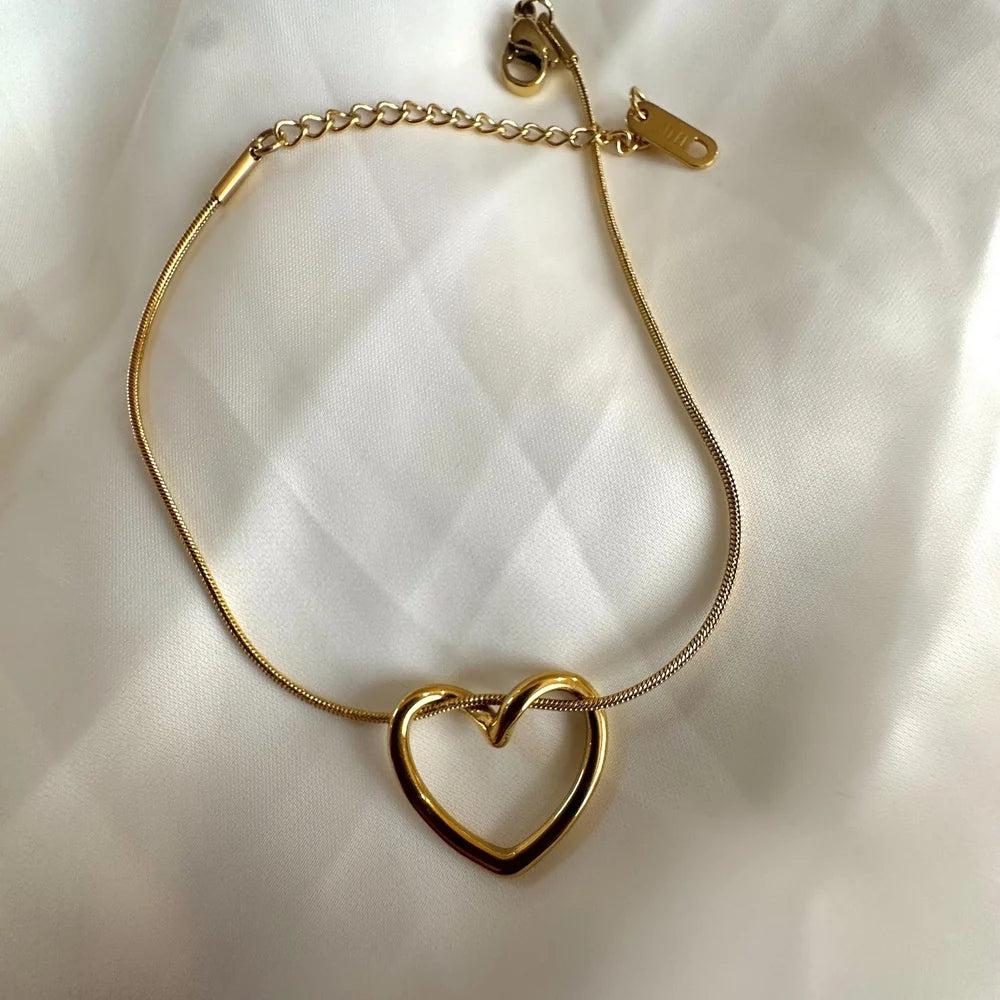 Hollow Heart Bracelet GB30
