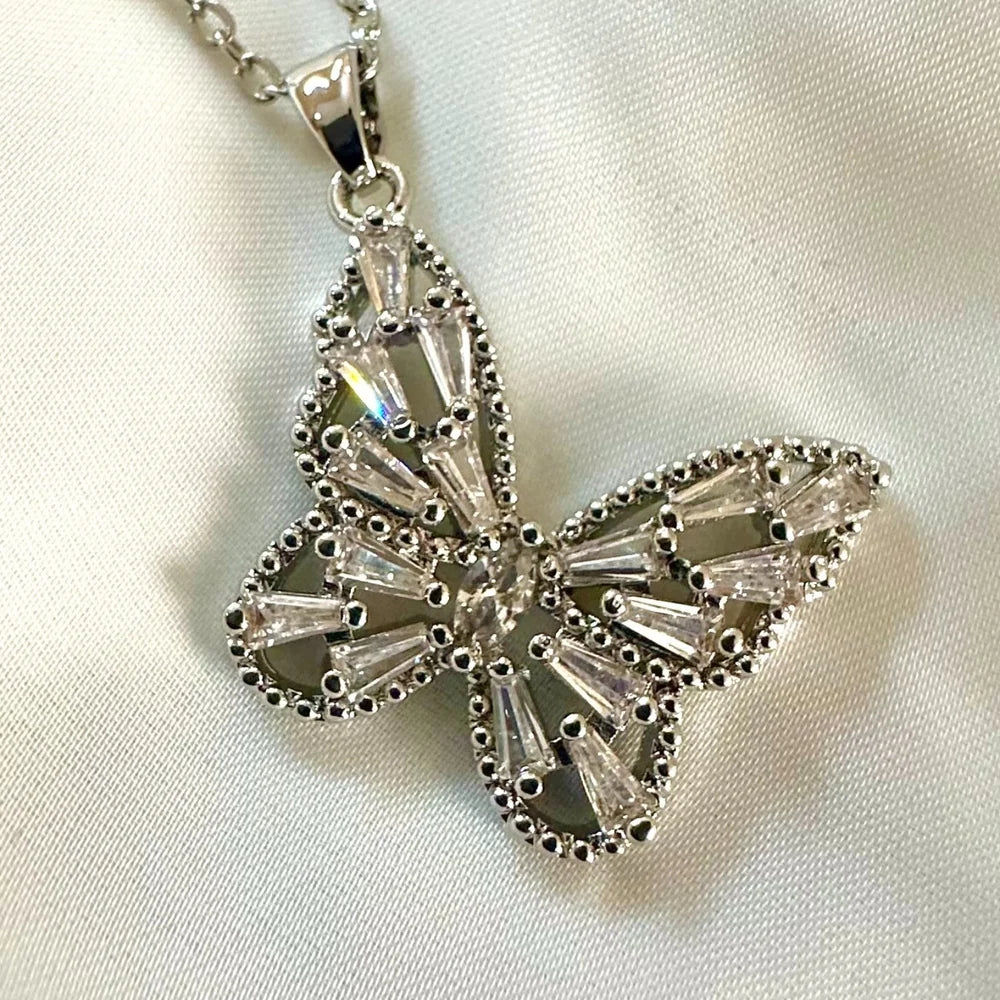 Silver Butterfly Locket GN09