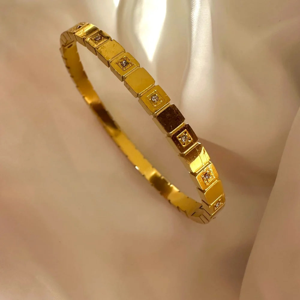 Emre Bracelet White Stone GB22S
