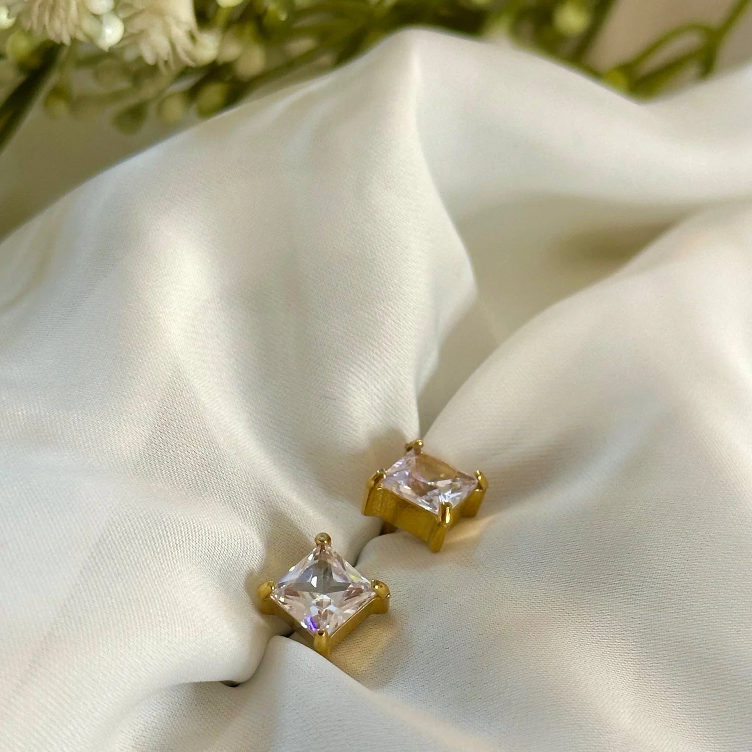 Silver Solitaire Studs GT57