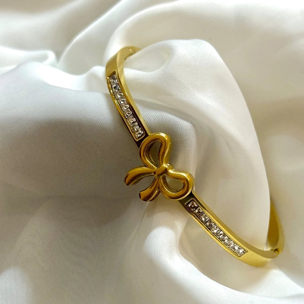 Bow-tastic Bangle GB38