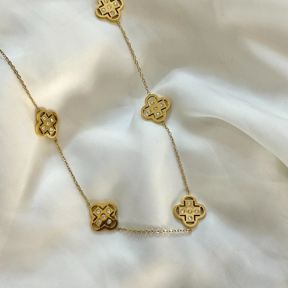 Studded Clover Necklace GN12