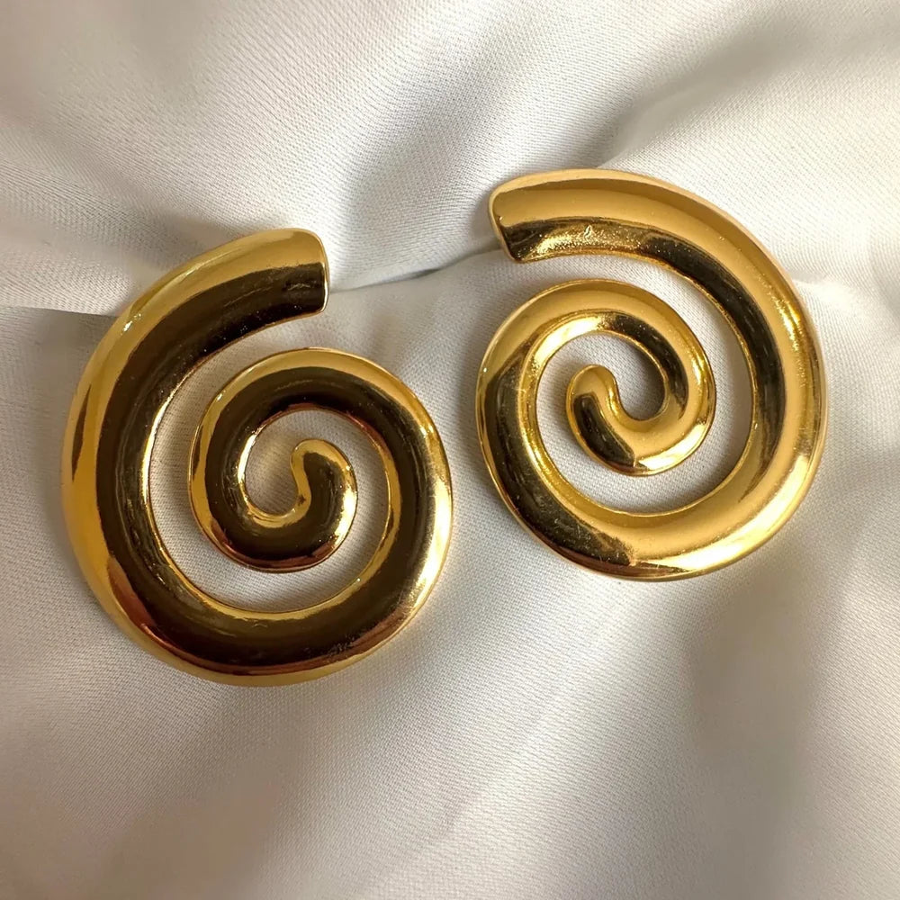 Gilded | Shell Studs GT49