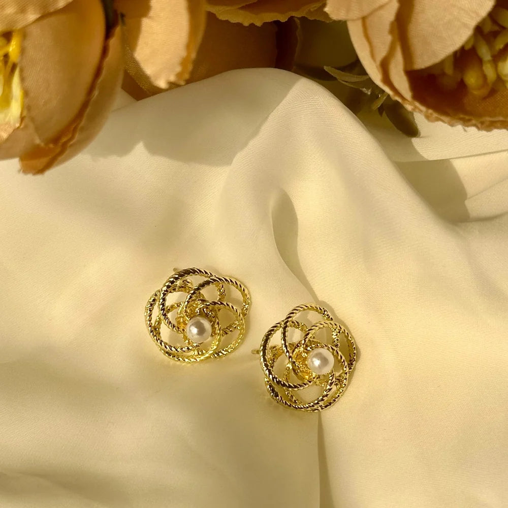 Pearl Flower Studs GT09