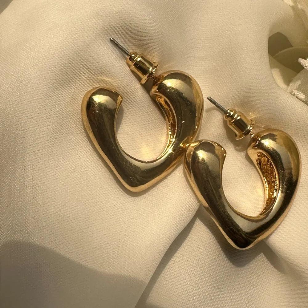 Gold V- Hoops GT15G