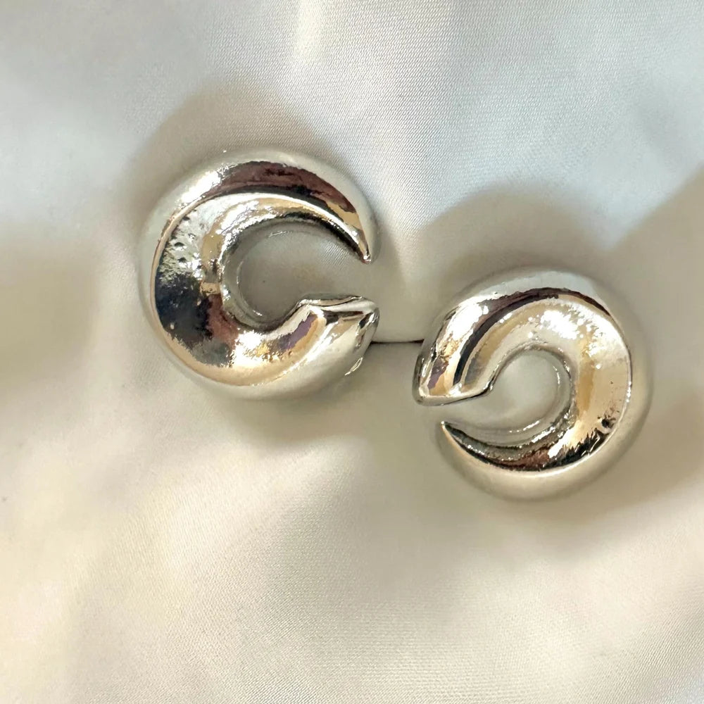 Gilded |Silver Baguette Round studs GT16S