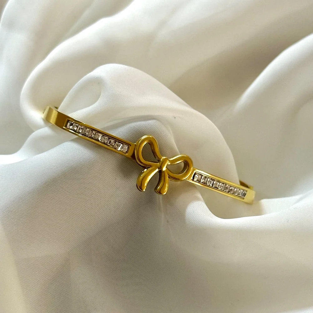 Bow-tastic Bangle GB38