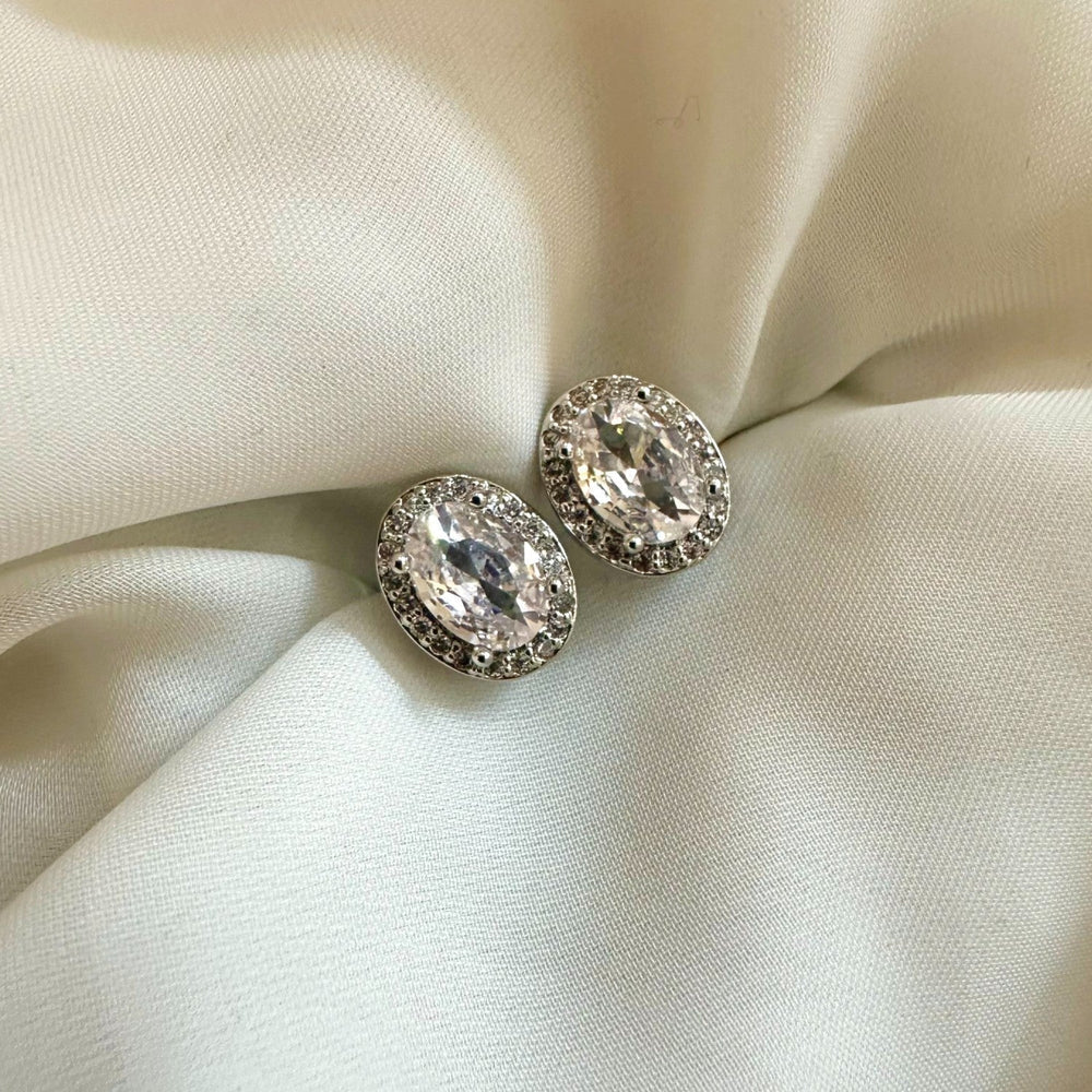 Oval Solitaire Studs GT37