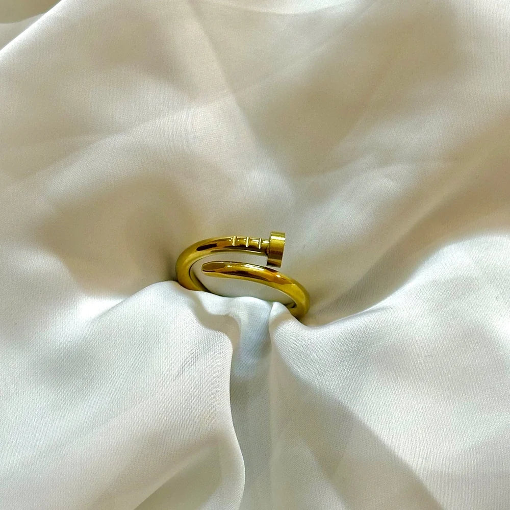 Nail Ring GR38