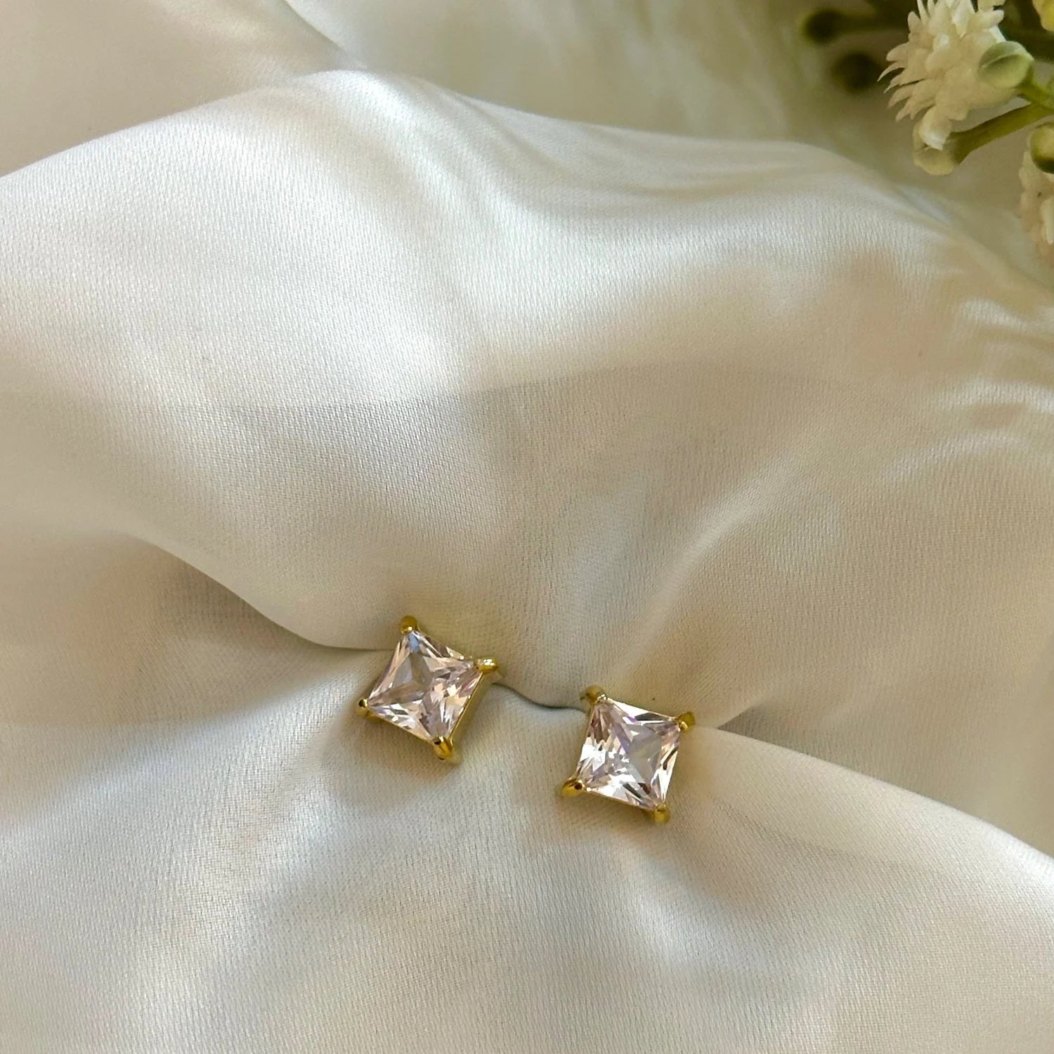 Silver Solitaire Studs GT57