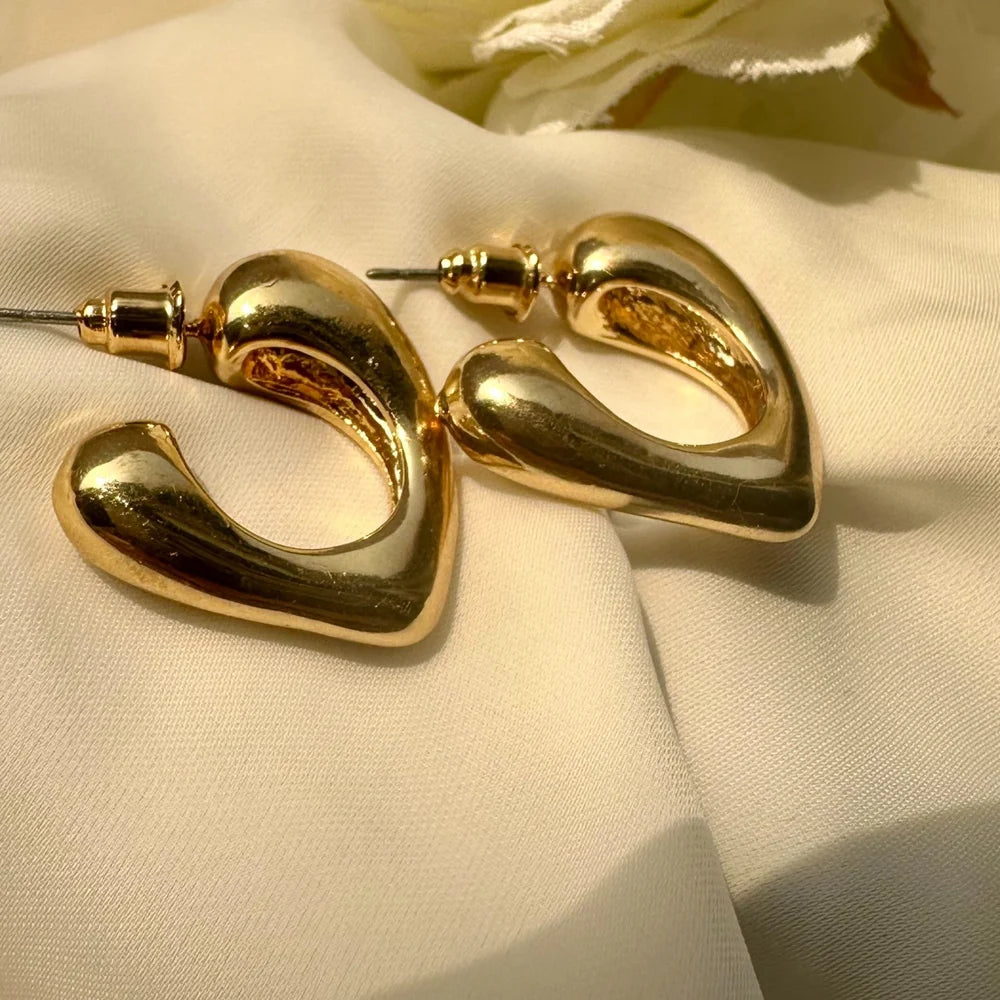 Gold V- Hoops GT15G