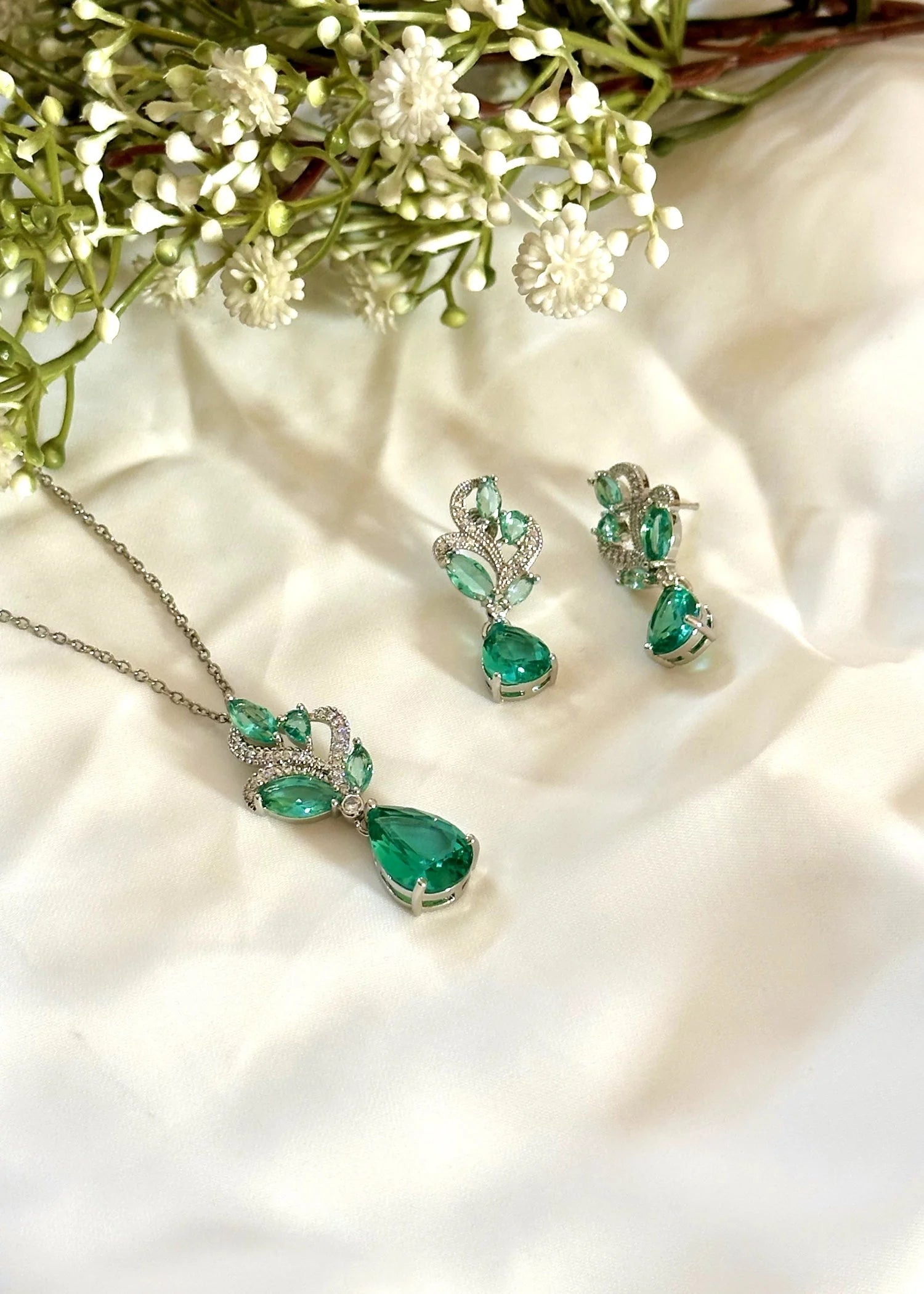 Leaf Twist Locket Set GS18