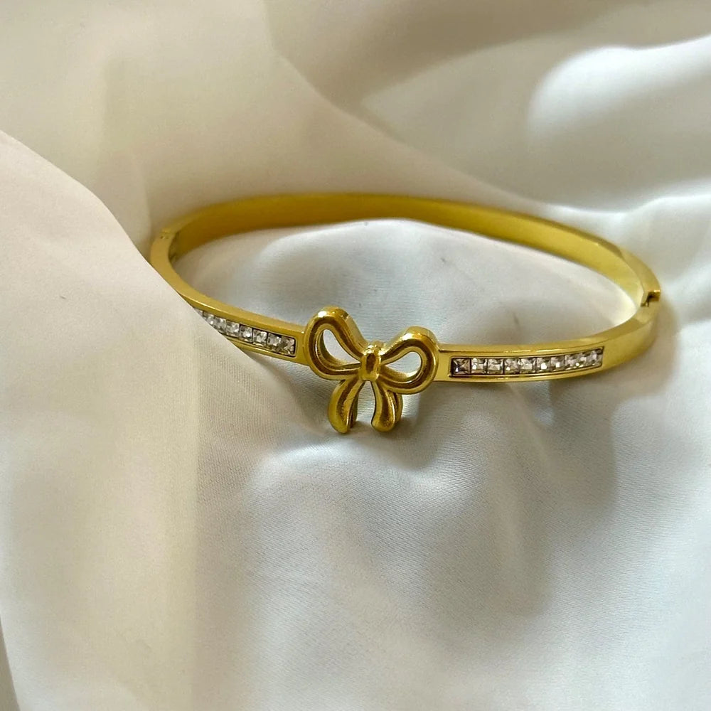 Bow-tastic Bangle GB38