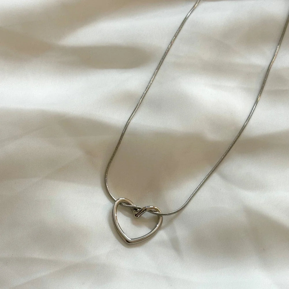 Silver Hollow Heart Necklace GN29
