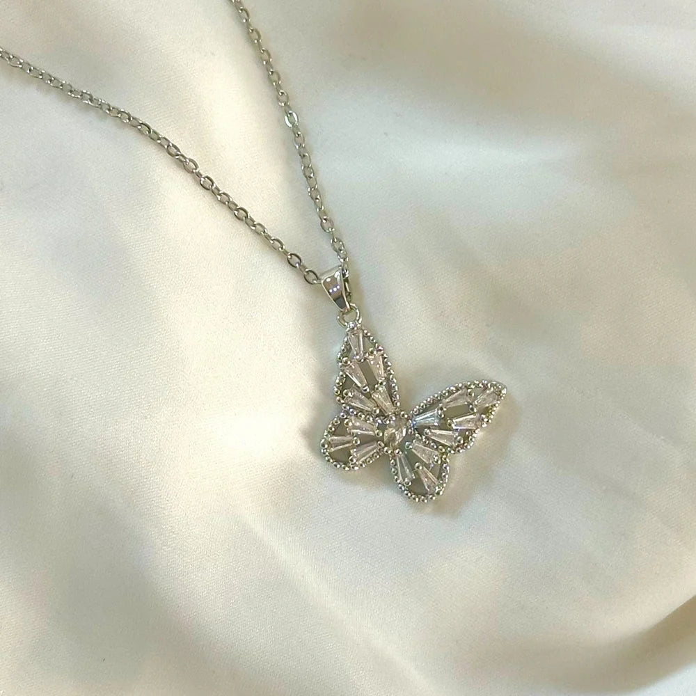 Silver Butterfly Locket GN09