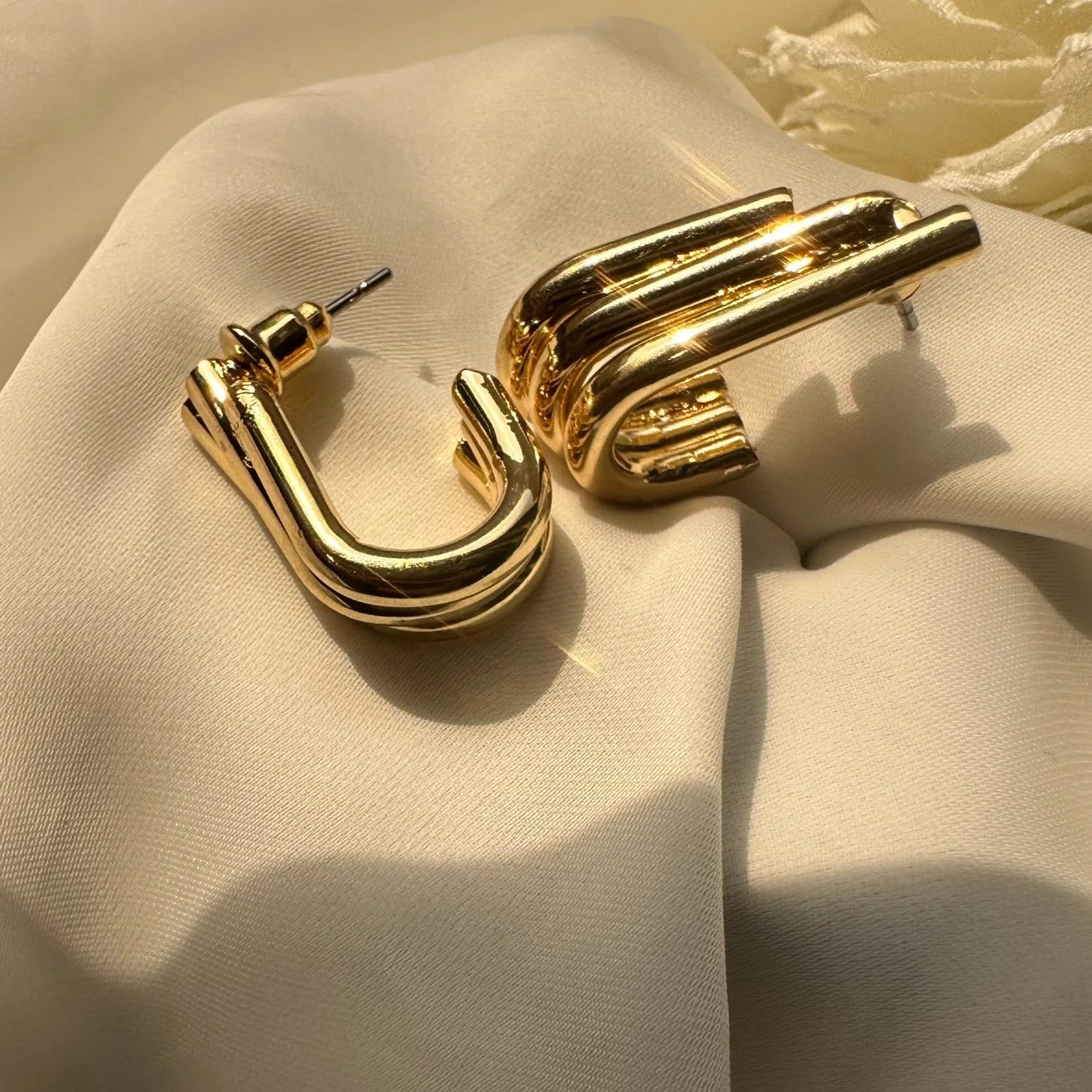 Gold Three Layered studs GT14G