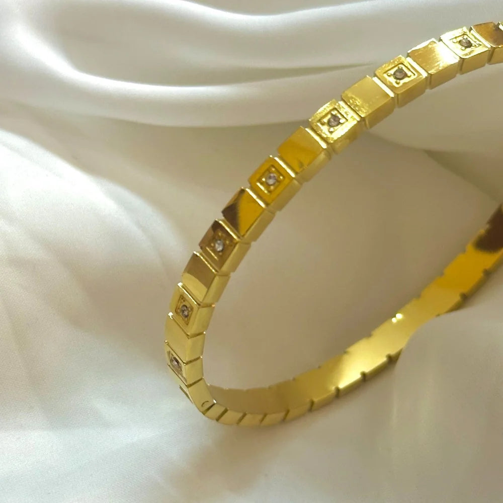 Emre Bracelet White Stone GB22S