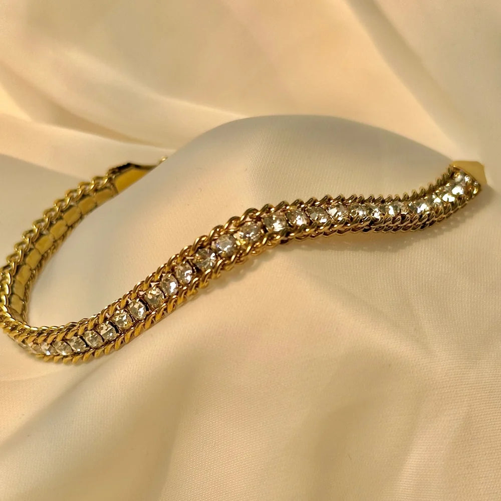 Ayra Studded Bracelet GB09