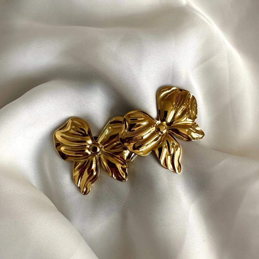 Chunky Bow Studs GT48