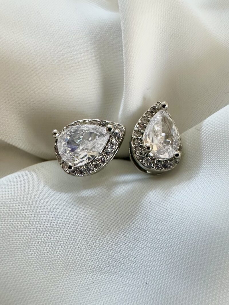 Teardrop Solitaire Studs