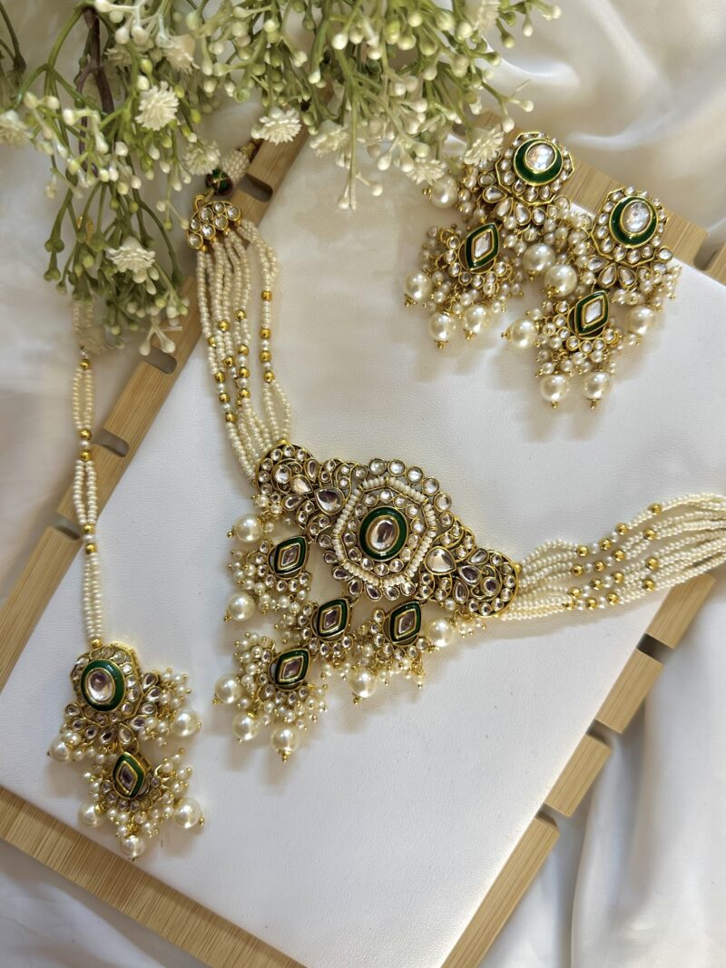 Mah-e-Nur Set (Green & Pearl Choker)