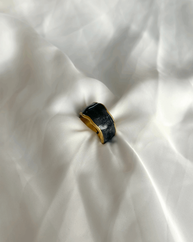 Black Beauty Band (Adjustable)