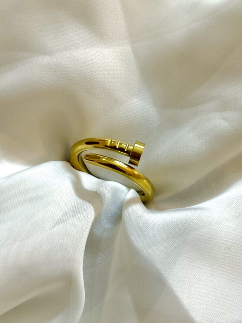 Nail Ring