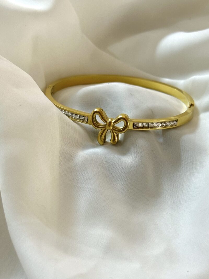 Bow-tastic Bangle